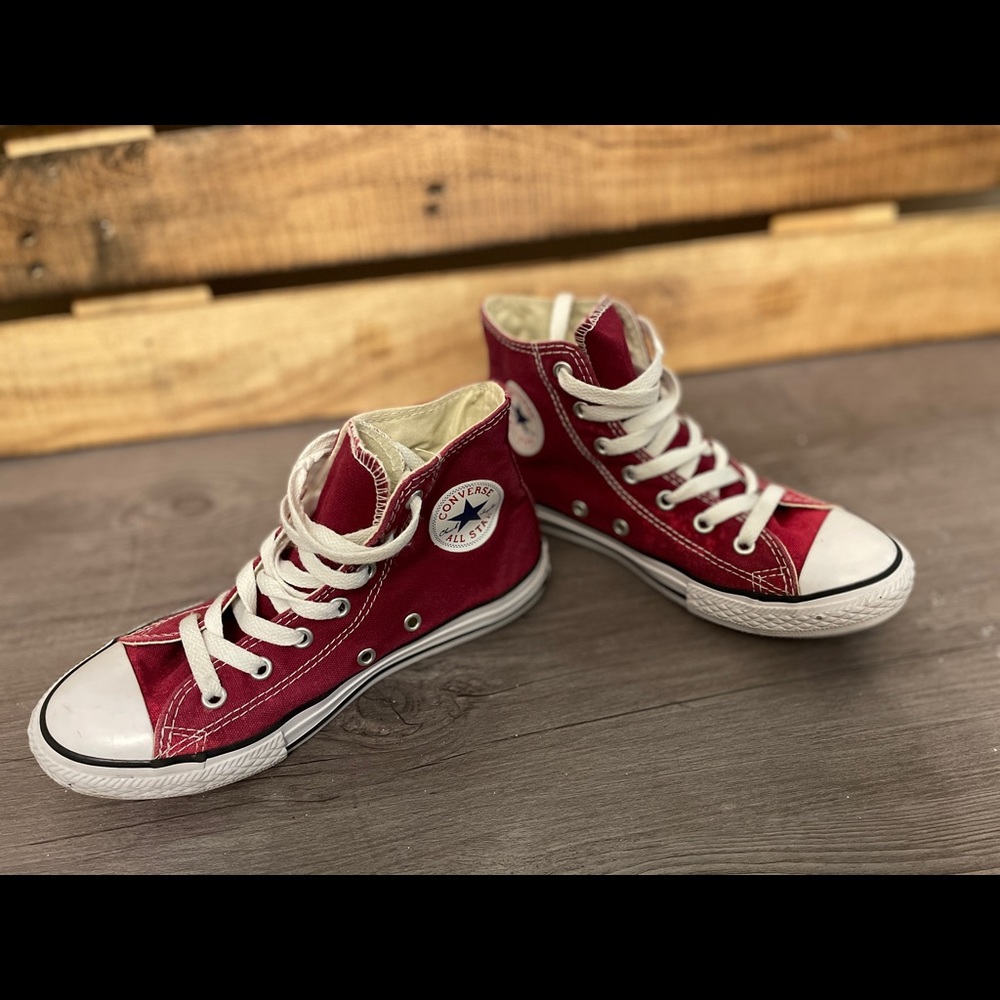 Converse Chuck T high tops size 3y; burgundy